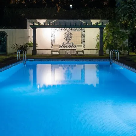 Guest house Casa Clivias *