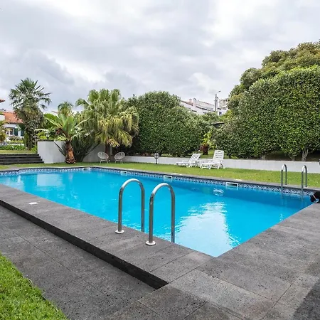 Casa Clivias * Ponta Delgada (Sao Miguel)